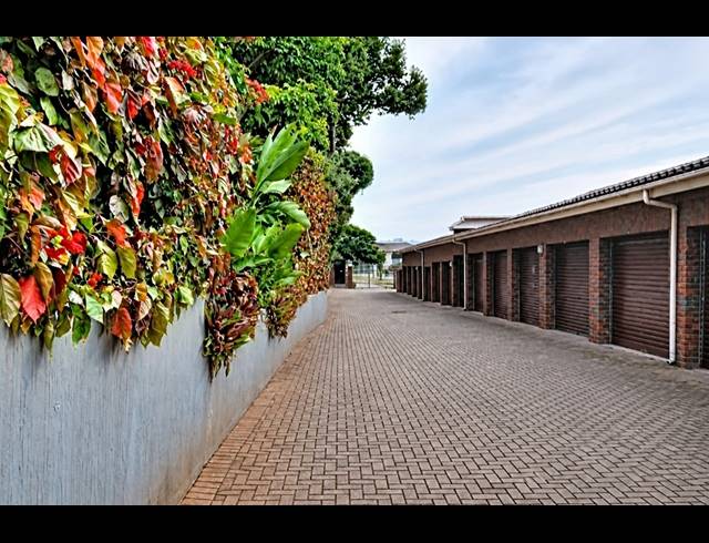 2 BEDROOM SECTIONAL TITLE FOR SALE IN SCOTTBURGH CENTRAL